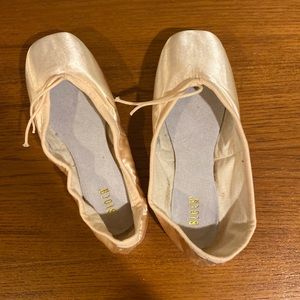 Bloch Pointe Shoes